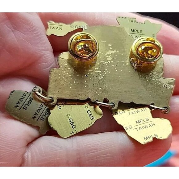 WI DI Pin Destination Imagination💥 2003 WISCOWSIN WITH CHARMS COW💥 OM205 - Picture 3 of 3